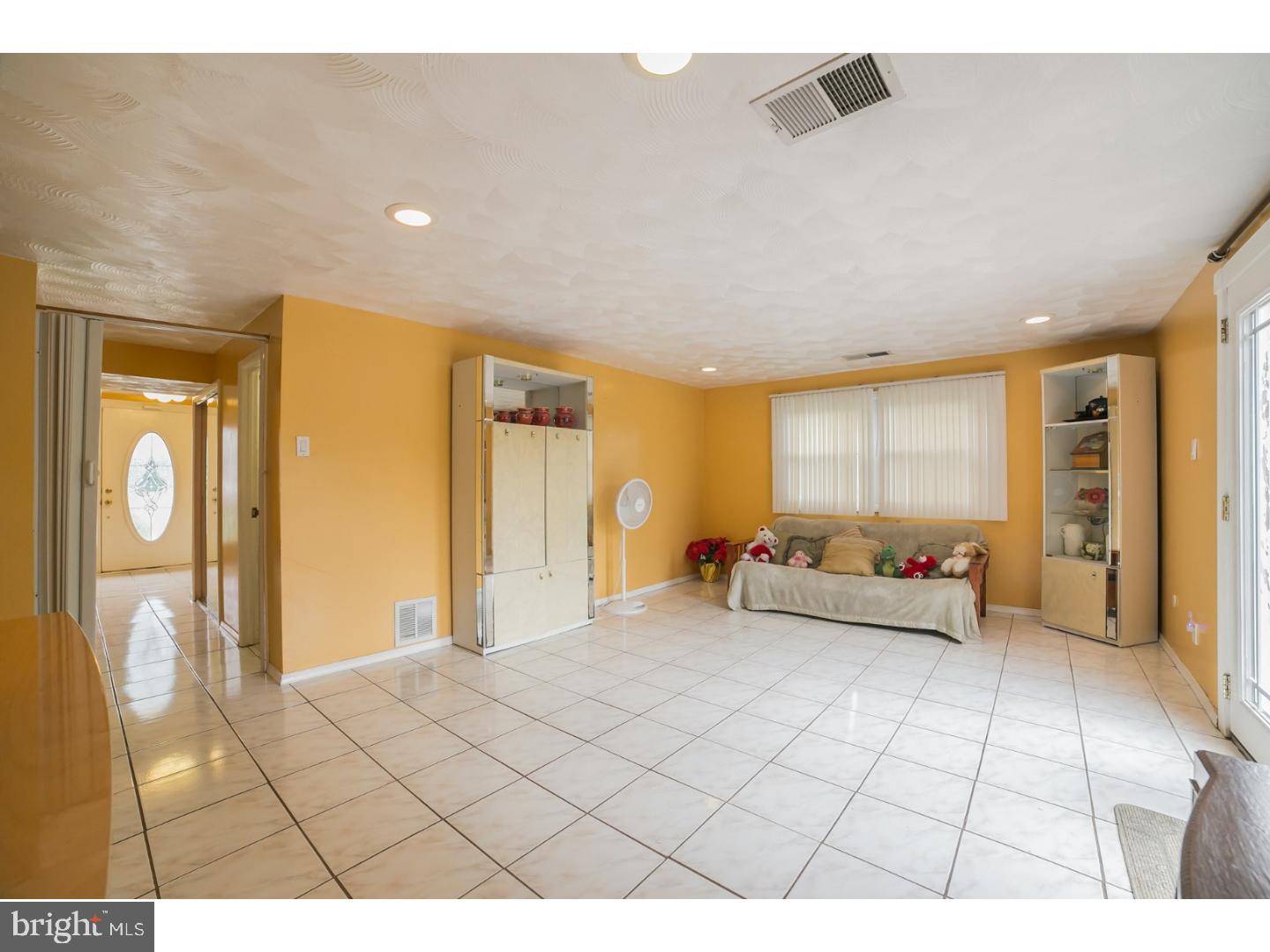 687 Mueller Road Warminster, PA 18974 - Photo 13 of 25 Gallery Image 13