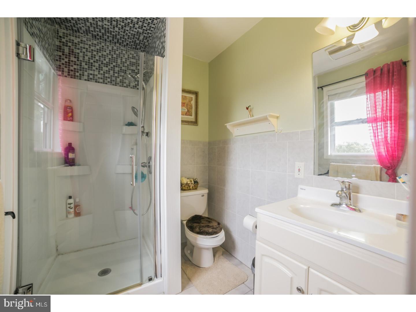 687 Mueller Road Warminster, PA 18974 - Photo 18 of 25 Gallery Image 18
