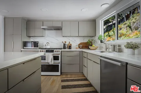 $1,900,000 | 2426 Cazaux Place, Los Angeles, CA 90068