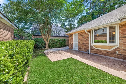 $559,000 | 6 Skyland Place, The Woodlands, TX 77381