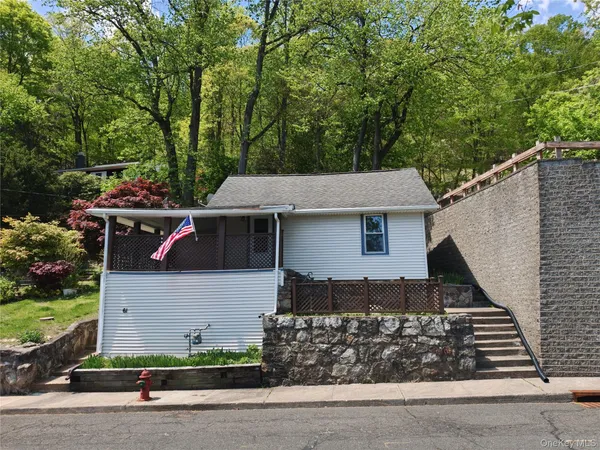 $309,000 | 61 Kleitz Avenue, Highland Falls, NY 10928