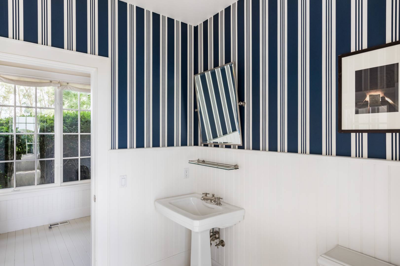 10 Dannielles Way Bridgehampton, NY 11976 - Photo 21 of 27 a bathroom with a bathtub and a sink