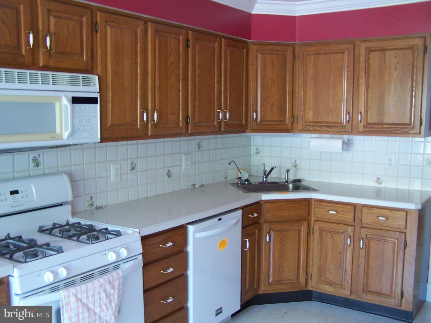 408 Indian Mills Road Shamong, NJ 08088 - Photo 4 of 19 Kitchen