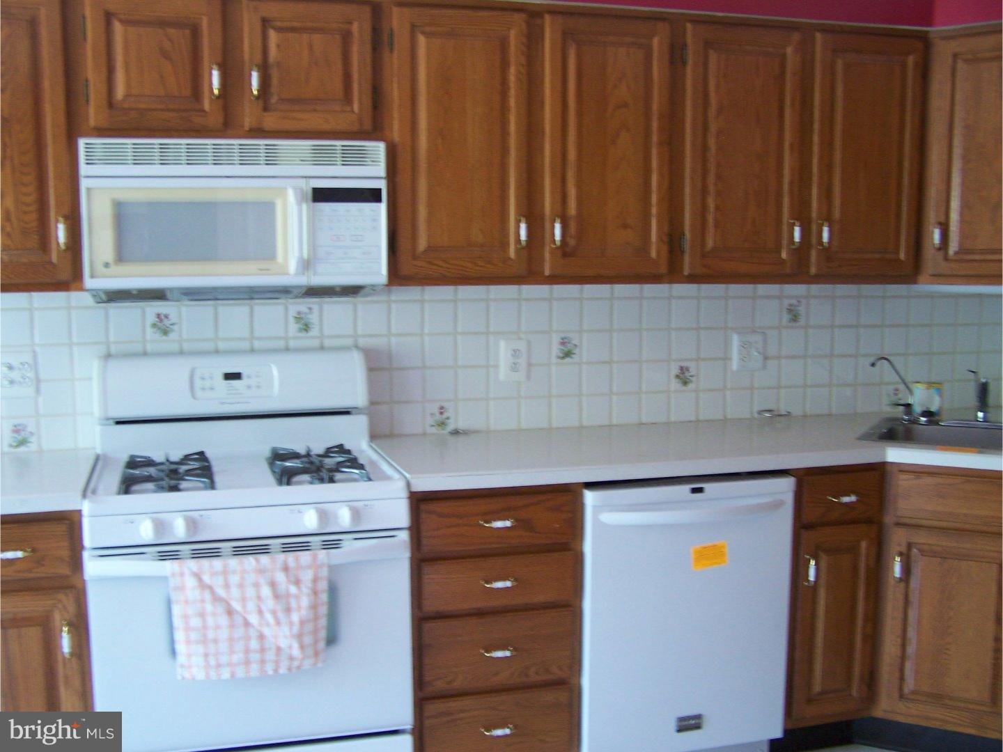 408 Indian Mills Road Shamong, NJ 08088 - Photo 5 of 19 Kitchen