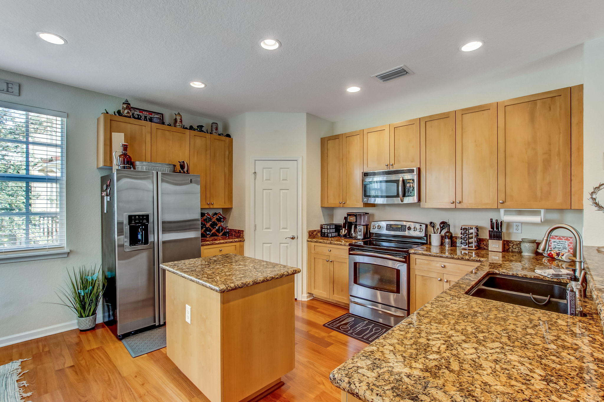 421 School House Road Jupiter, FL 33458 - Photo 7 of 24 Kitchen