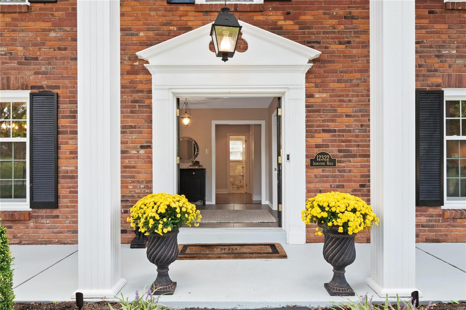 12322 Ironstone Road St. Louis, MO 63131 - Photo 2 of 35 Gallery Image 2