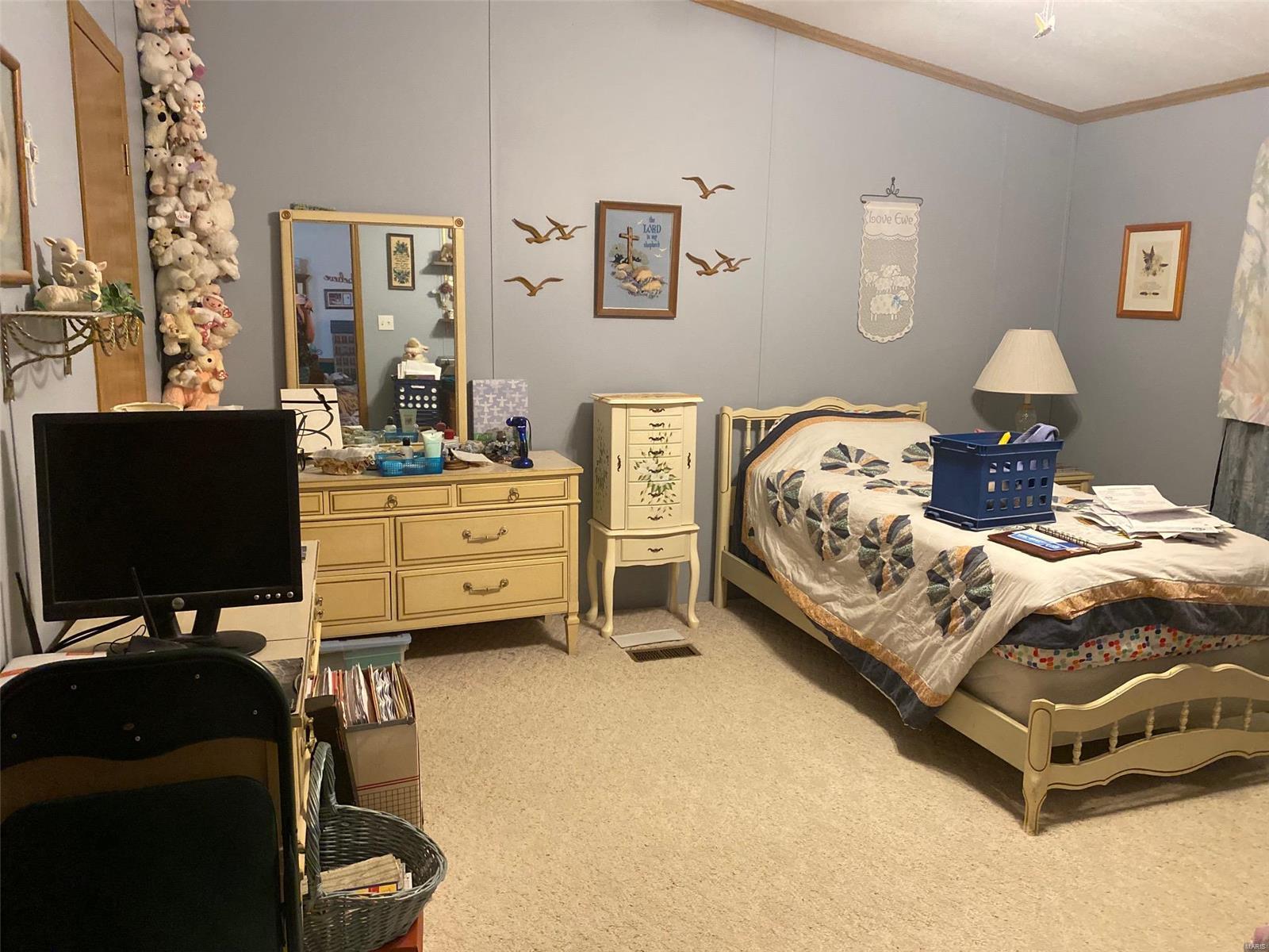 417 East Allen Avenue Witt, IL 62094 - Photo 8 of 11