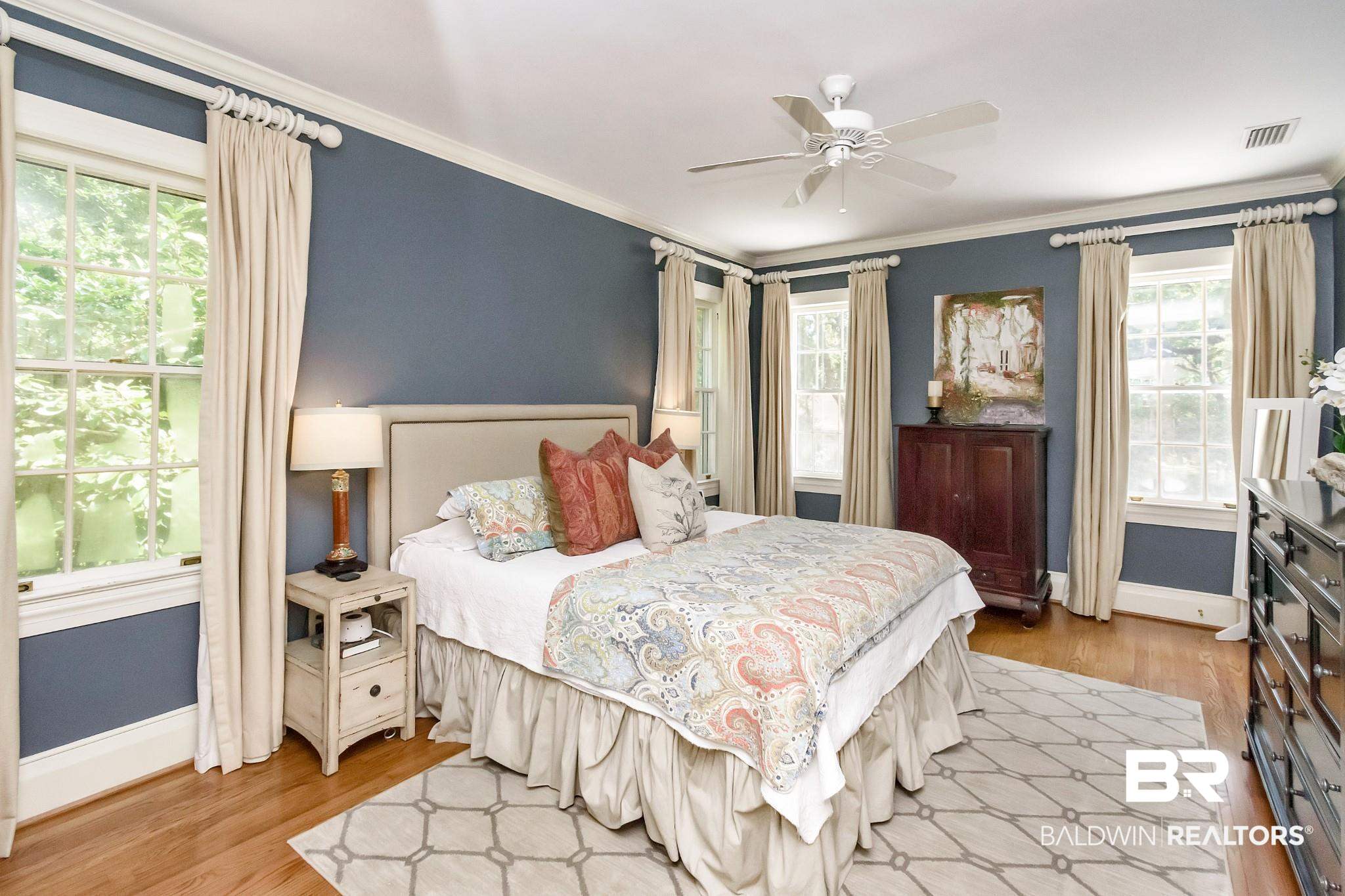 1915 Old Shell Road Mobile, AL 36607 - Photo 27 of 38