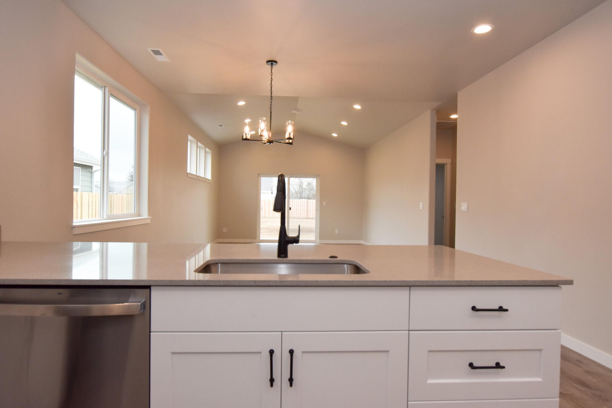 2352 Southwest 25th Street Redmond, OR 97756 - Photo 8 of 28 #8