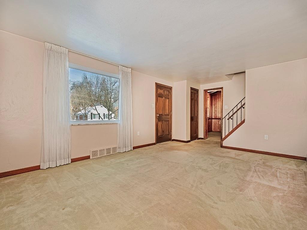 438 Sleepy Hollow Road Pittsburgh, PA 15228 - Photo 3 of 21 Gallery Image 3