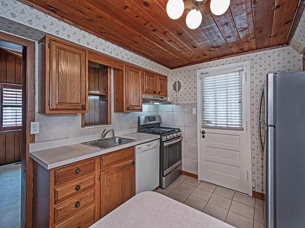 438 Sleepy Hollow Road Pittsburgh, PA 15228 - Photo 7 of 21 Gallery Image 7