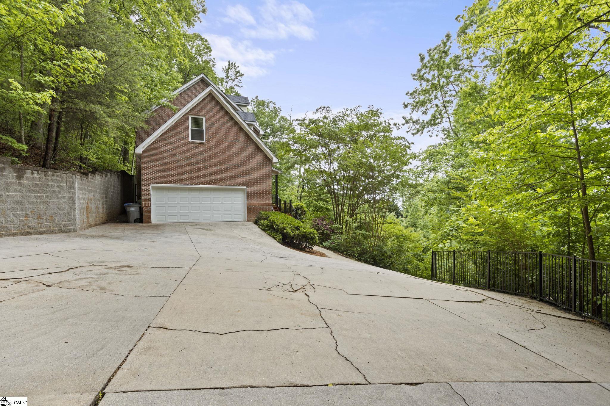 482 Old Rockhouse Road Greenville, SC 29609 - Photo 39 of 48