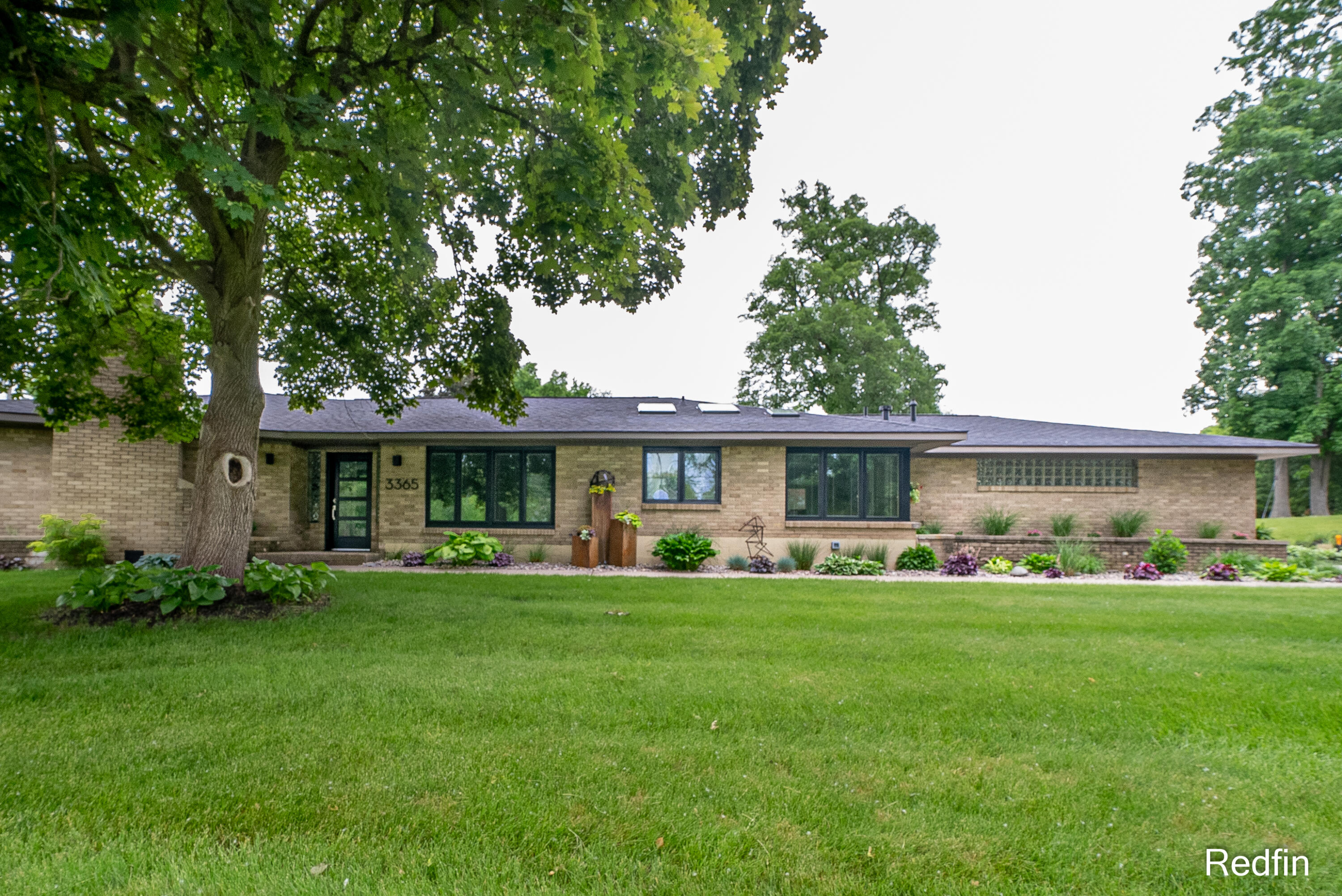 3365 Cascade Road Southeast Grand Rapids, MI 49546 - Photo 2 of 54 DSC01564