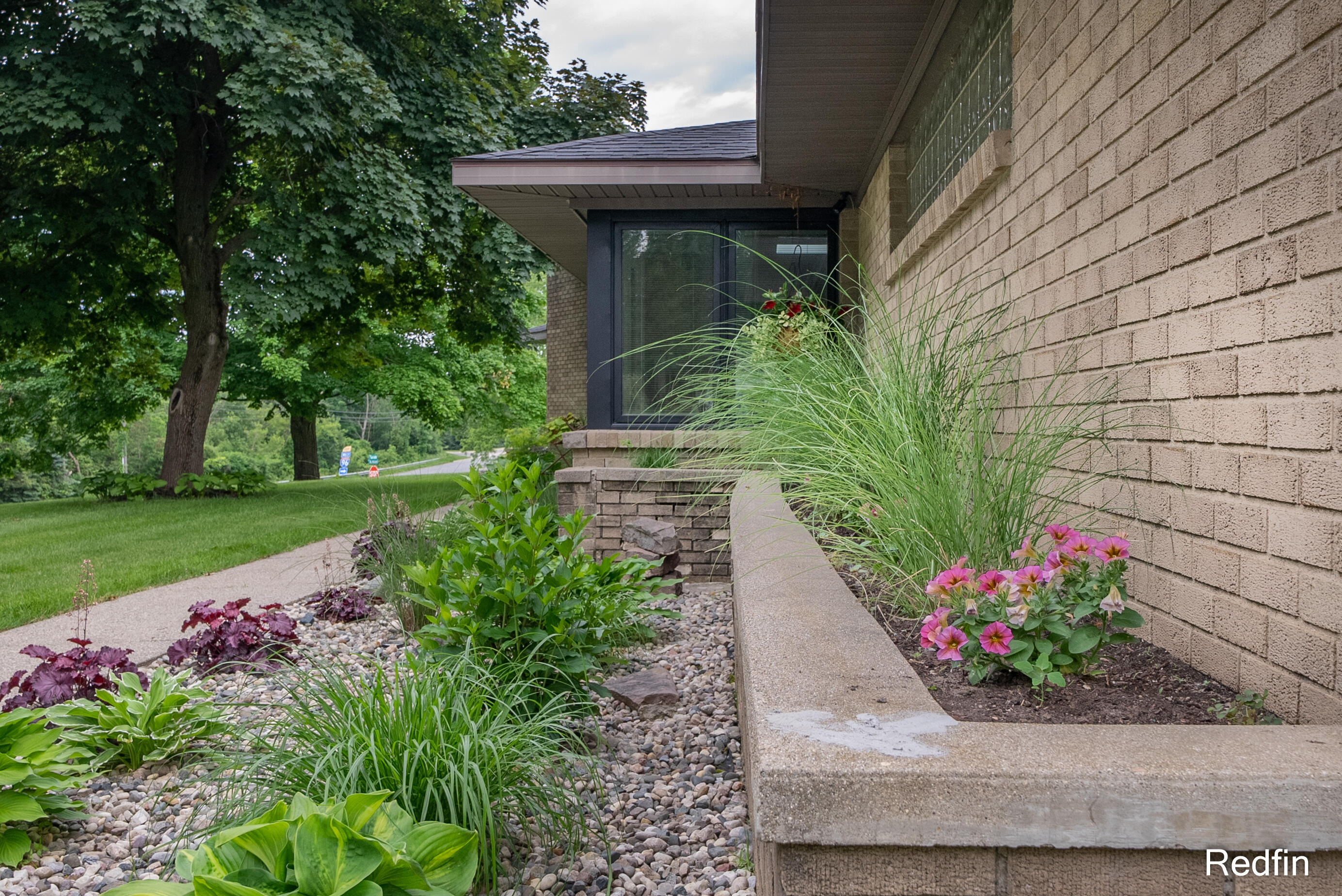 3365 Cascade Road Southeast Grand Rapids, MI 49546 - Photo 8 of 54 DSC01572