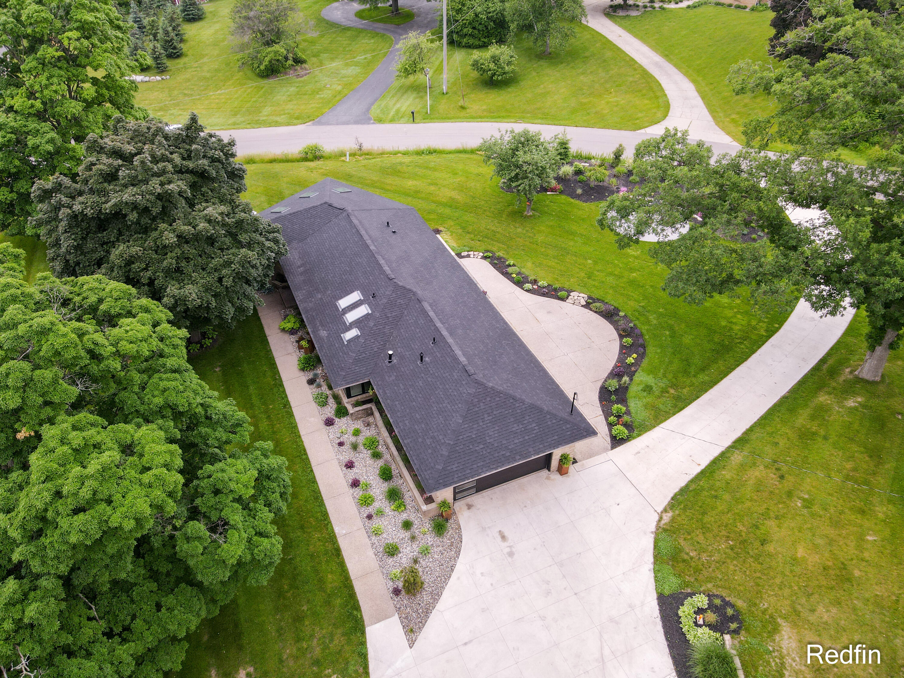 3365 Cascade Road Southeast Grand Rapids, MI 49546 - Photo 9 of 54 DJI_0859