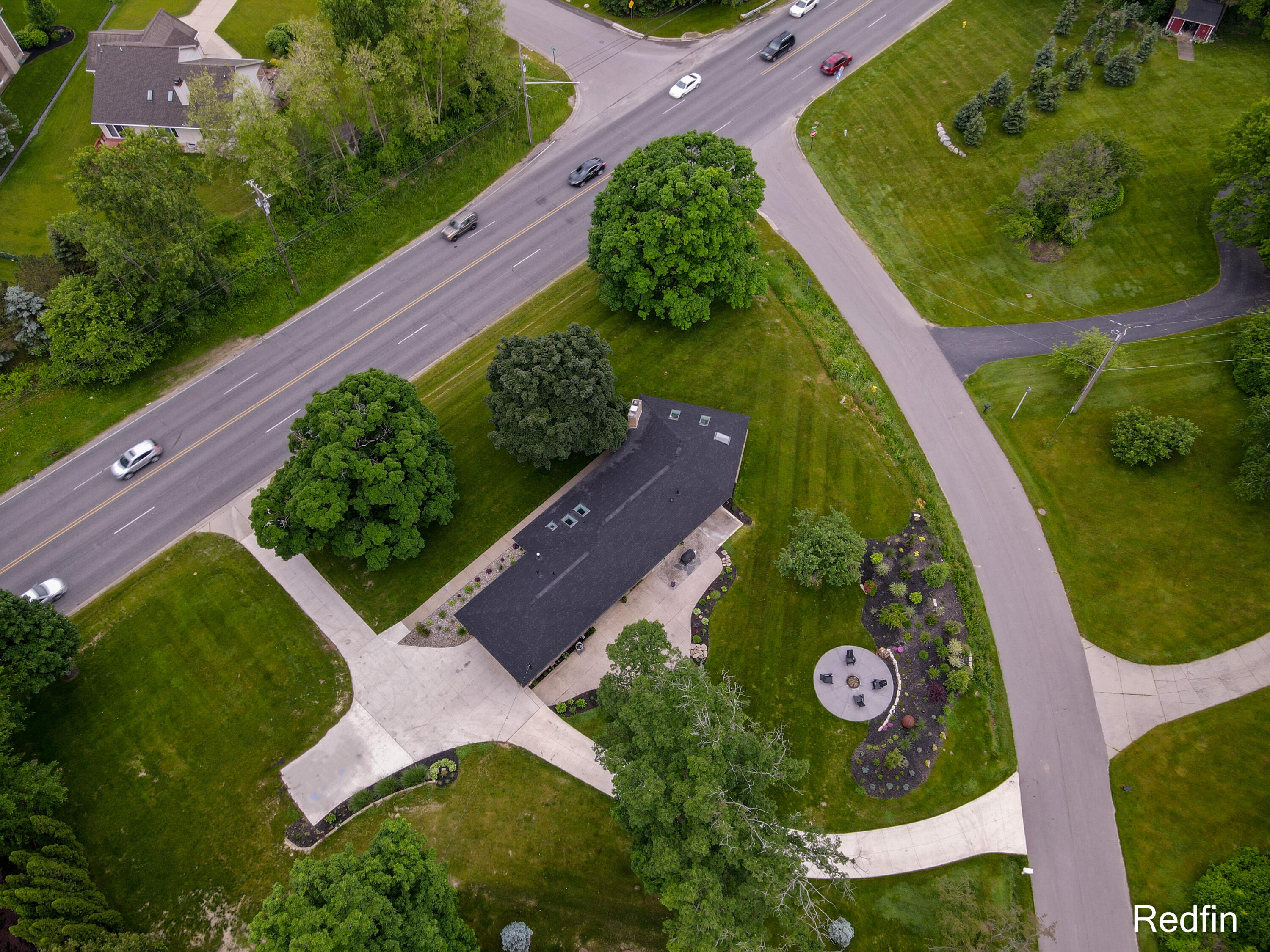 3365 Cascade Road Southeast Grand Rapids, MI 49546 - Photo 10 of 54 DJI_0860-Edit