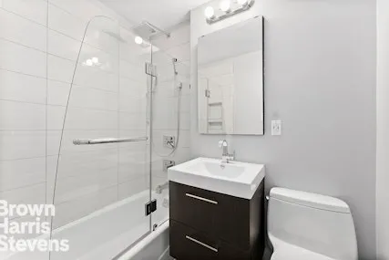 $575,000 | 10 West 15th Street, Unit 924 | Flatiron