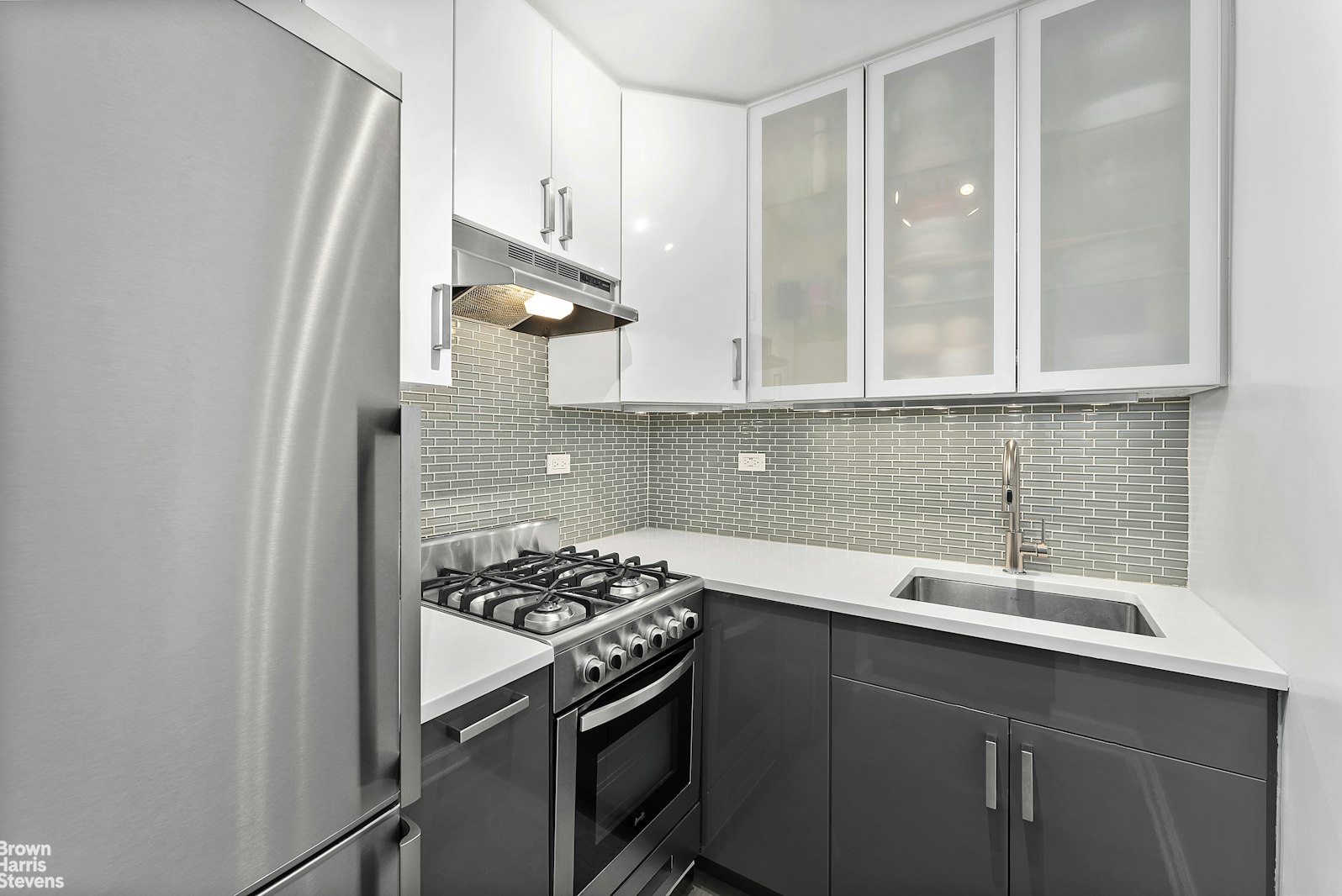 10 West 15th Street, Unit 924 Manhattan, NY 10011 - Photo 3 of 13