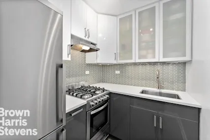 $575,000 | 10 West 15th Street, Unit 924 | Flatiron