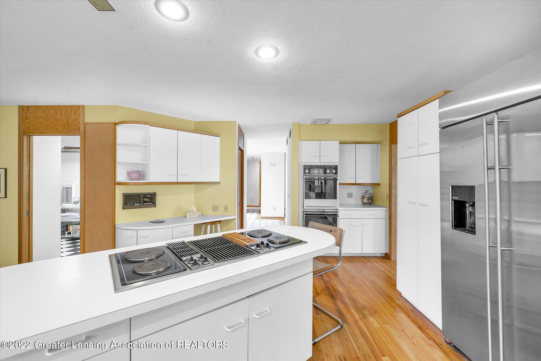 2556 Dustin Road Okemos, MI 48864 - Photo 12 of 42 Kitchen