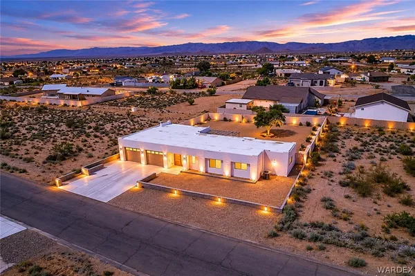 $329,900 | 7169 Stetson Drive, Kingman, AZ 86401
