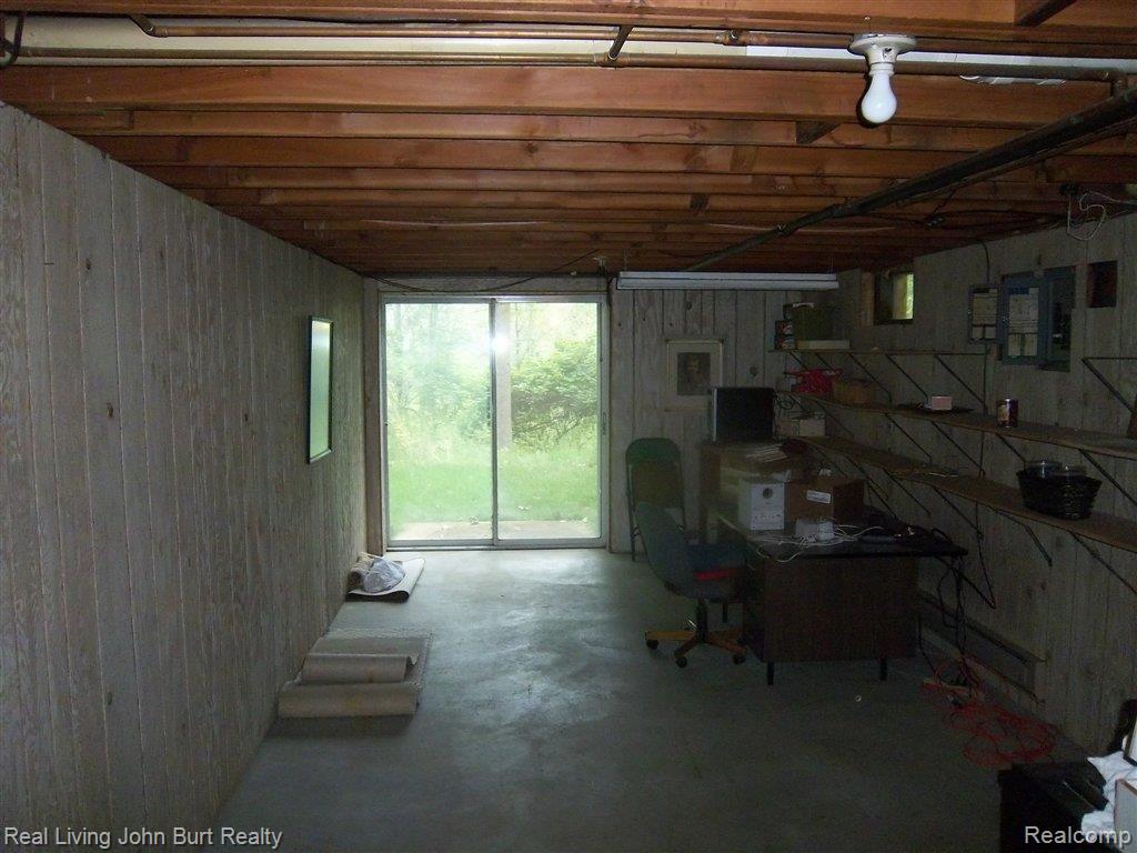 1040 Barr Road Oxford, MI 48370 - Photo 14 of 14 Walkout Basement