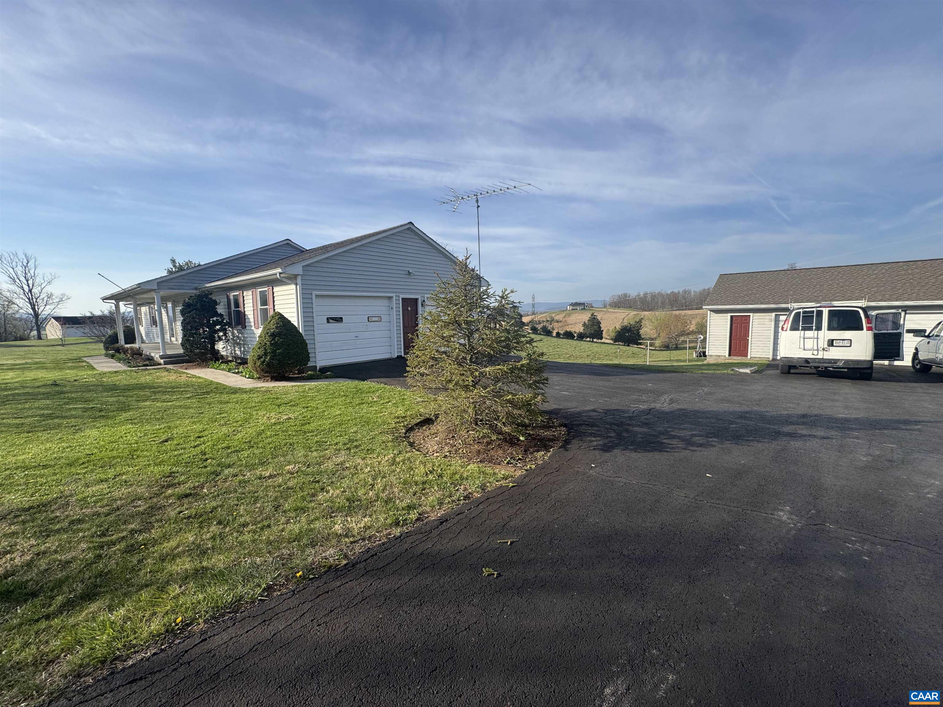 224 St James Road Fishersville, VA 22939 - Photo 8 of 75