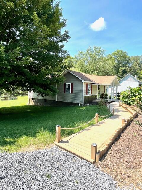 104 Cunningham Road Bristol, TN 37620 - Photo 4 of 39 IMG_1843