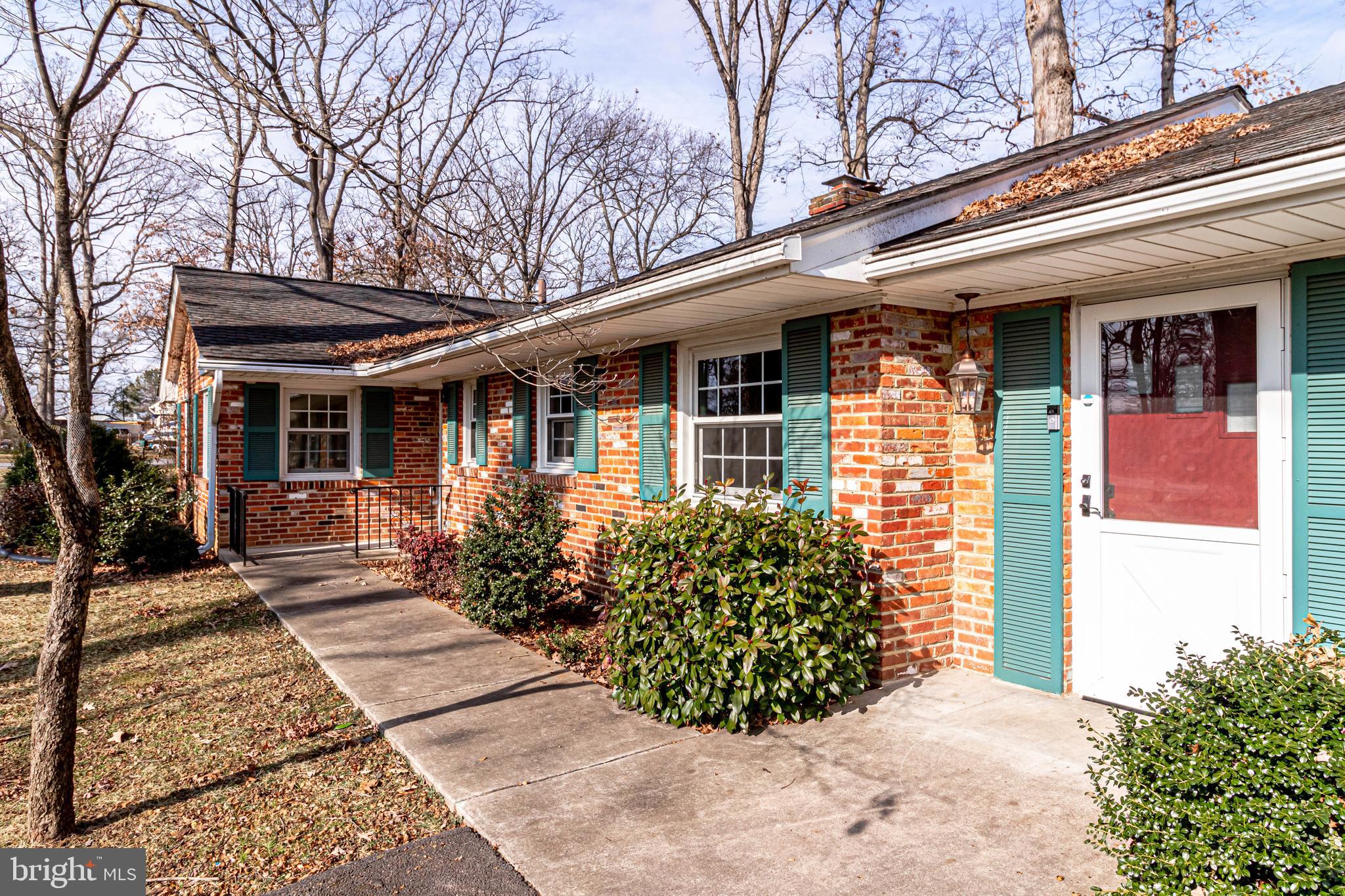 6432 Lignum Street Springfield, VA 22150 - Photo 4 of 89 Gallery Image 4