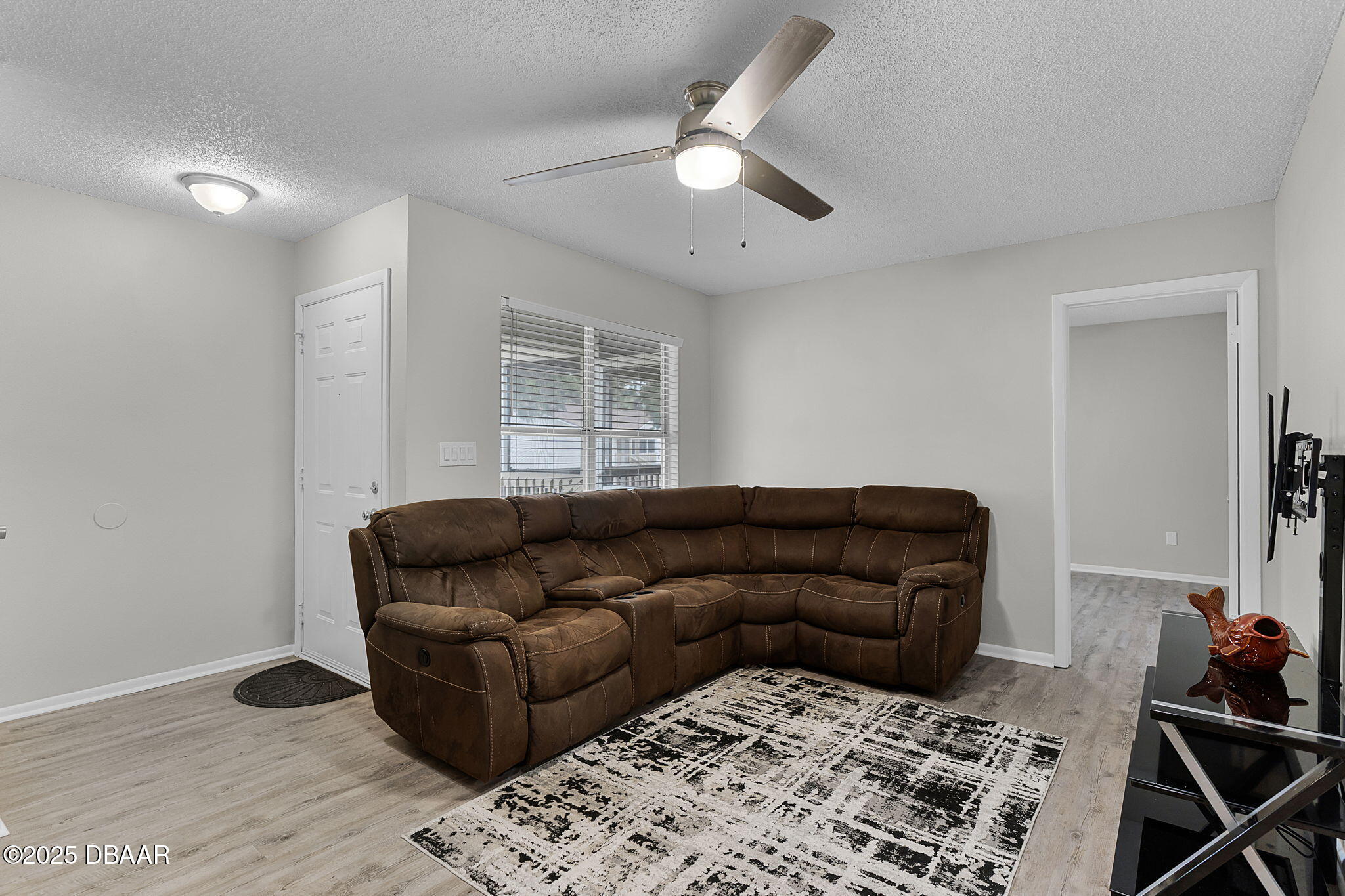 1600 Big Tree Road, Unit U8 Daytona Beach, FL 32119 - Photo 18 of 26 Living Room