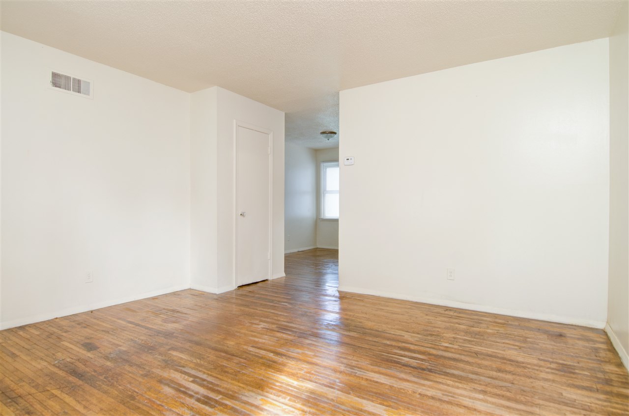 2504 Perry Road Memphis, TN 38106 - Photo 3 of 14