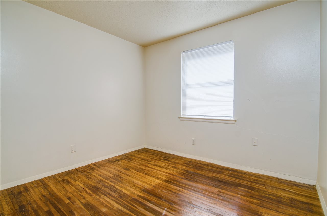 2504 Perry Road Memphis, TN 38106 - Photo 9 of 14