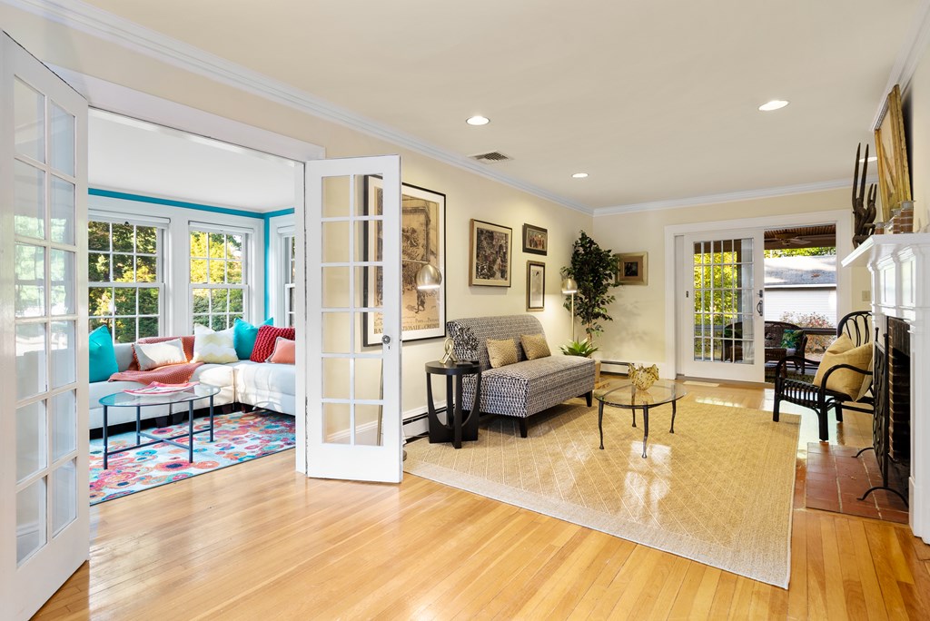34 Upland Road Newton, MA 02468 - Photo 4 of 33 a living room with furniture and a flat screen tv