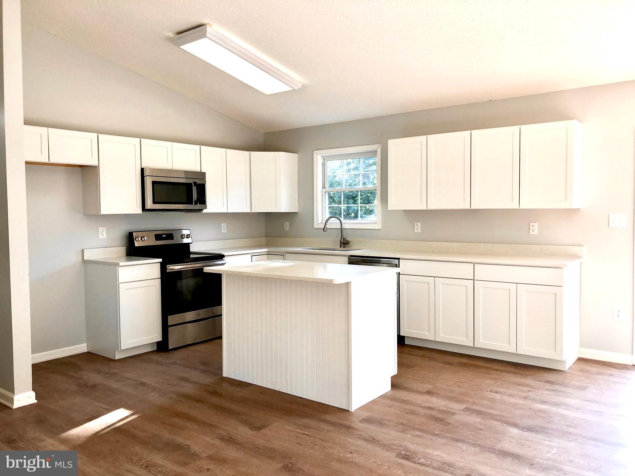 1079 North Timber Ridge Road Cross Junction, VA 22625 - Photo 3 of 29