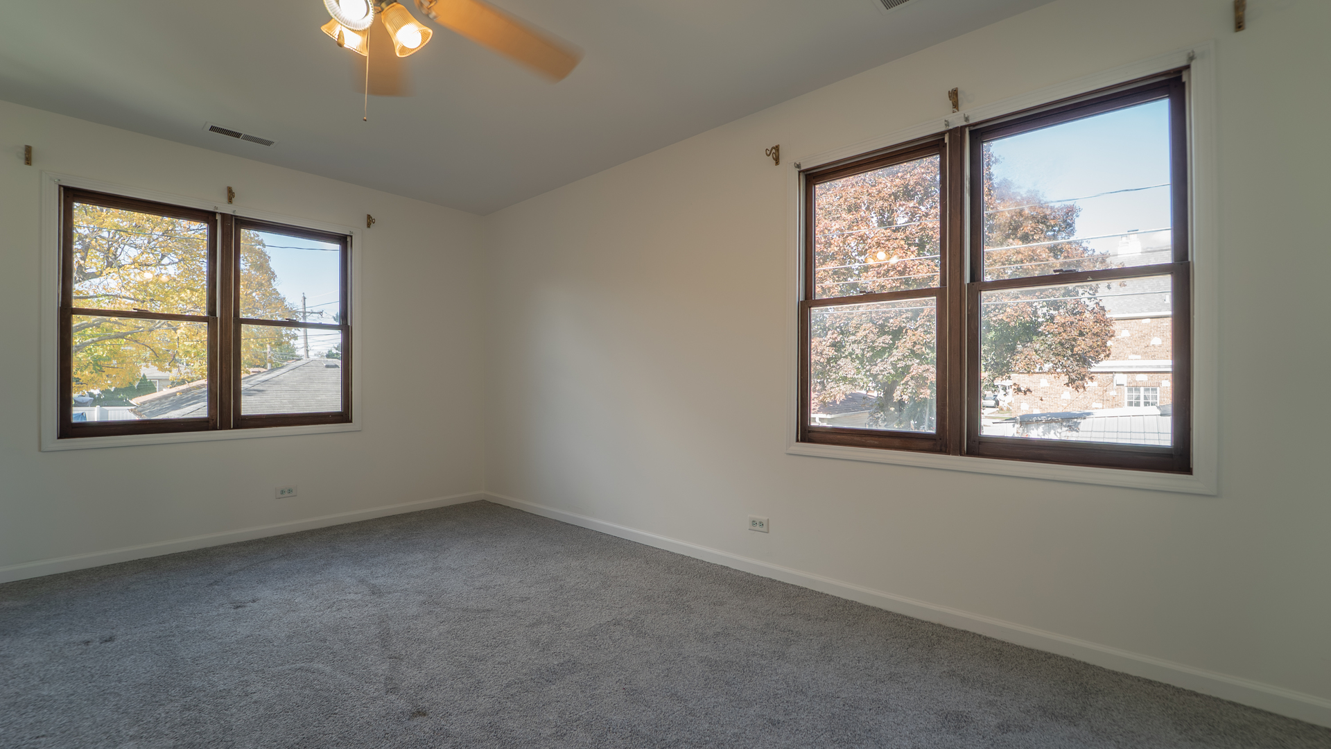 122 Elizabeth Street Calumet City, IL 60409 - Photo 17 of 31 an empty room with a window