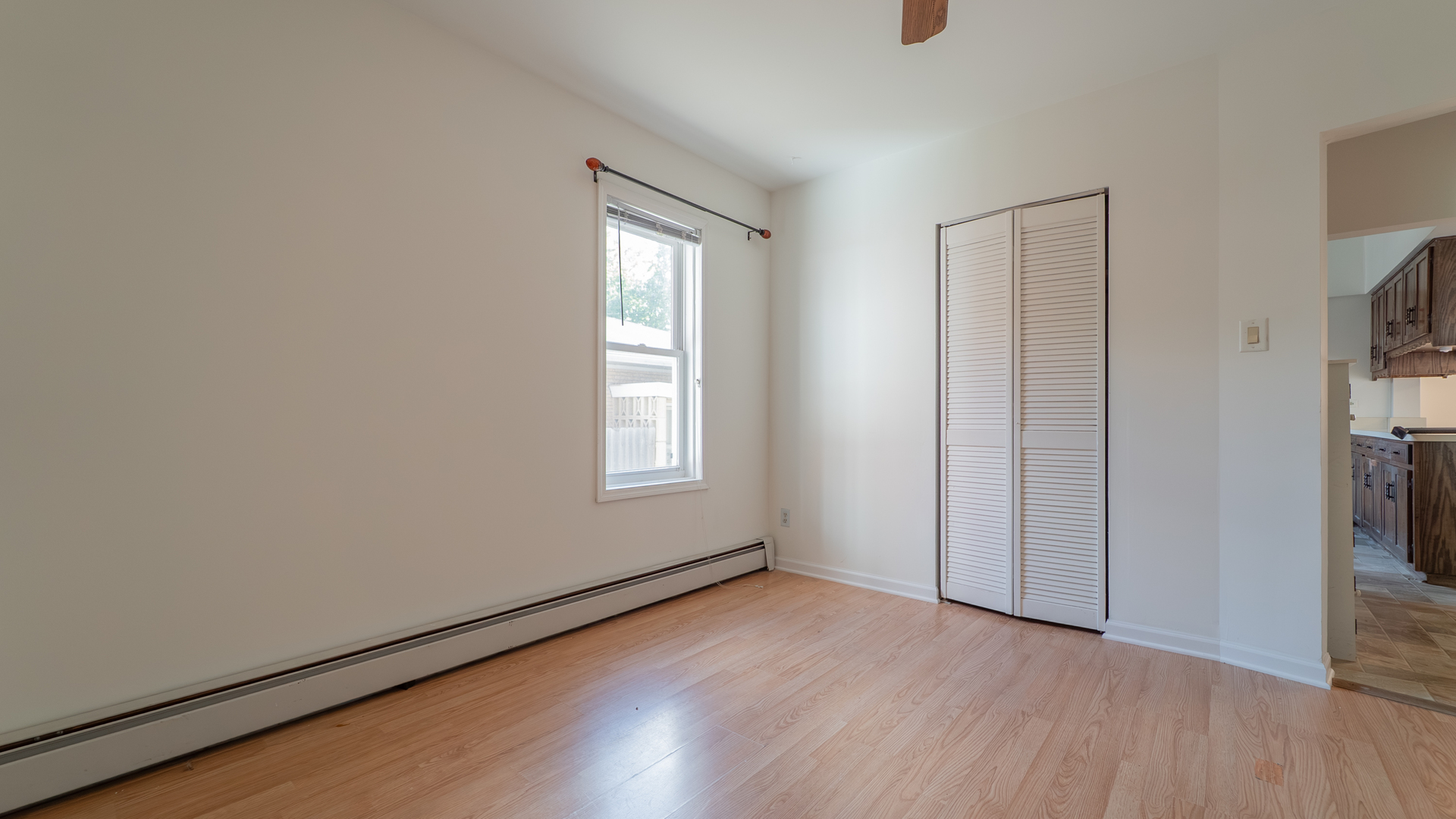122 Elizabeth Street Calumet City, IL 60409 - Photo 20 of 31 an empty room with windows