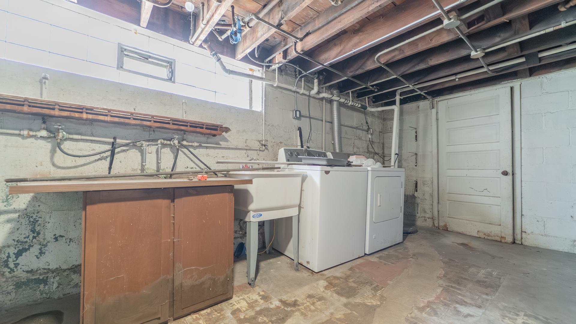 122 Elizabeth Street Calumet City, IL 60409 - Photo 25 of 31 a utility room with dryer and washer