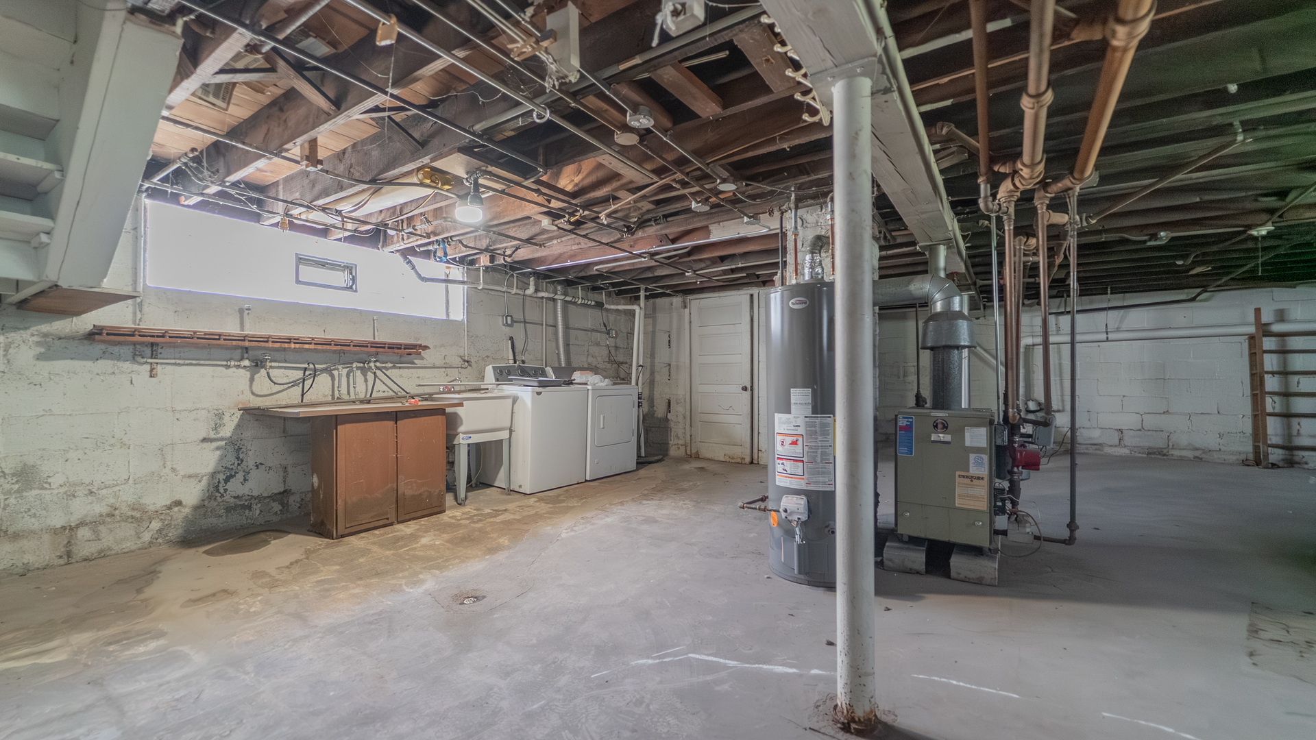 122 Elizabeth Street Calumet City, IL 60409 - Photo 26 of 31 a view of a storage room