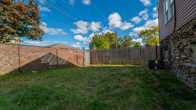 $159,900 | 122 Elizabeth Street, Calumet City, IL 60409