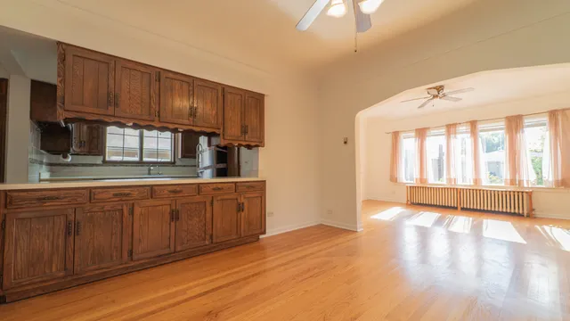 $159,900 | 122 Elizabeth Street, Calumet City, IL 60409