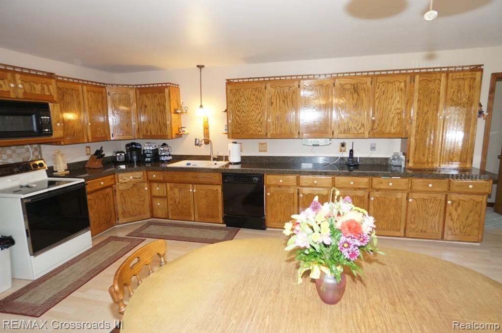 39722 Wear Road Belleville, MI 48111 - Photo 2 of 15
