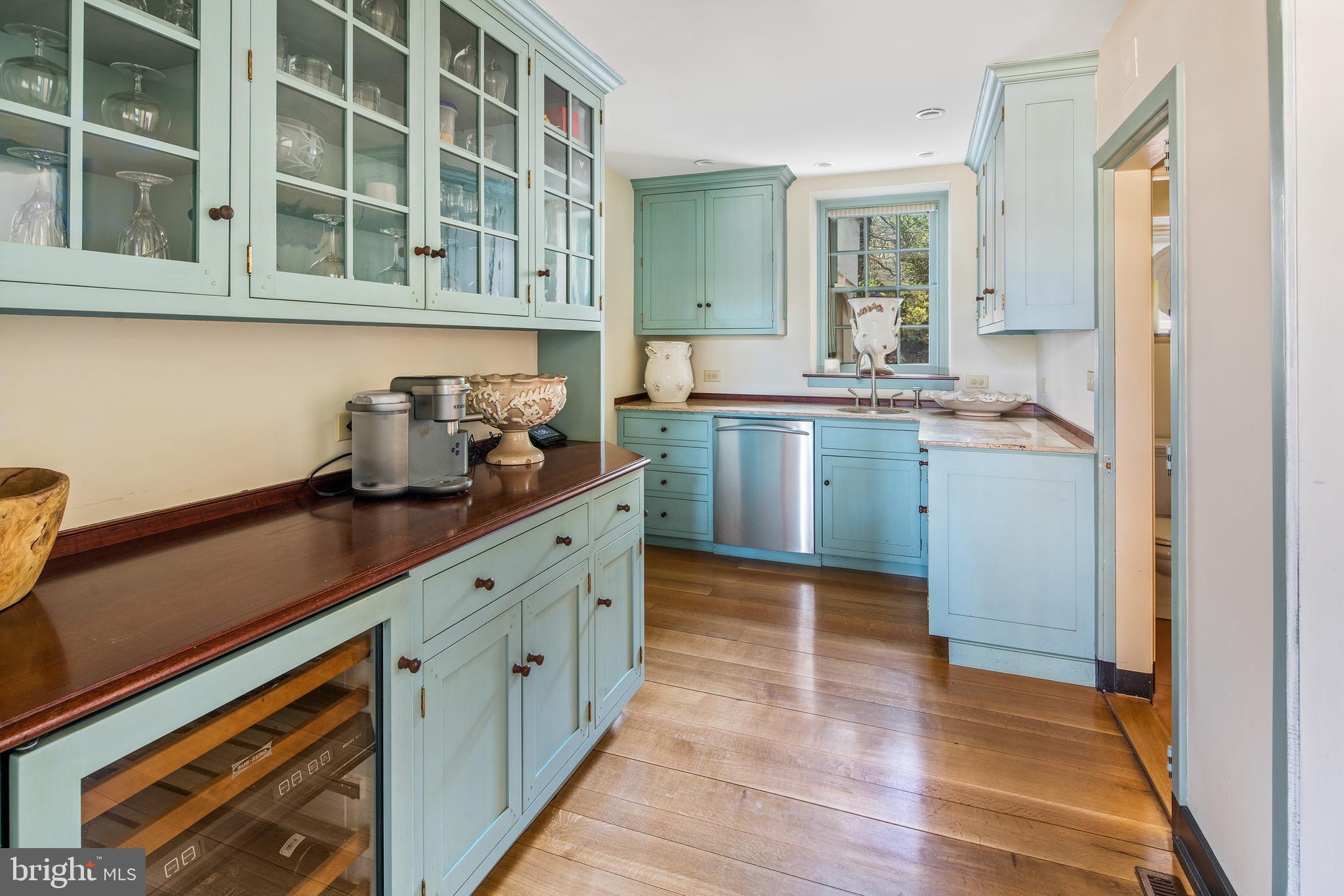 1573 Warner Road Jenkintown, PA 19046 - Photo 14 of 41 Butler's Pantry