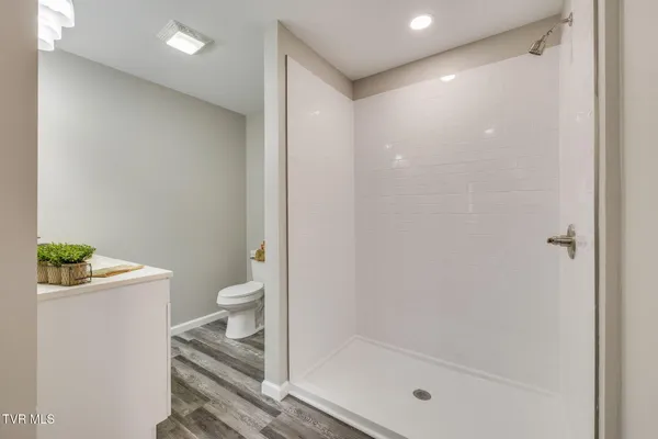 $299,900 | 215 Brighton Place, Bristol, TN 37620