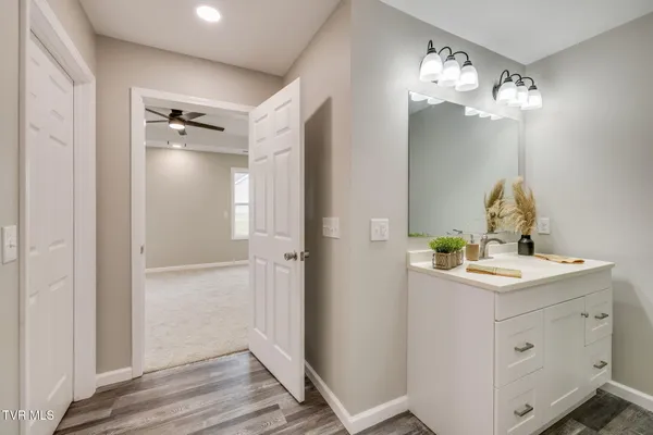 $299,900 | 215 Brighton Place, Bristol, TN 37620