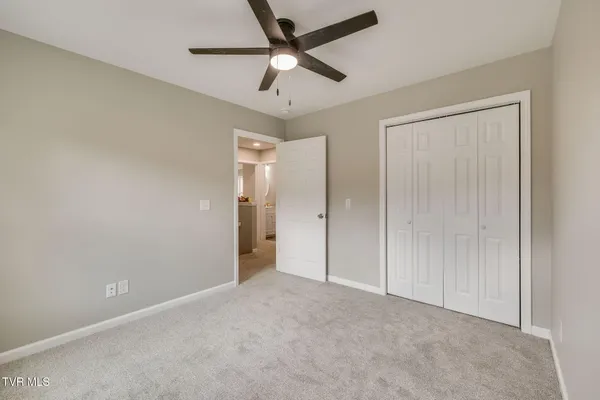 $299,900 | 215 Brighton Place, Bristol, TN 37620