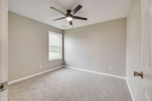 $299,900 | 215 Brighton Place, Bristol, TN 37620