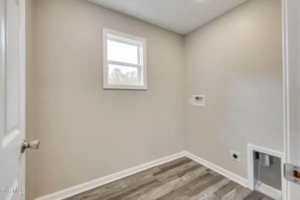 $299,900 | 215 Brighton Place, Bristol, TN 37620