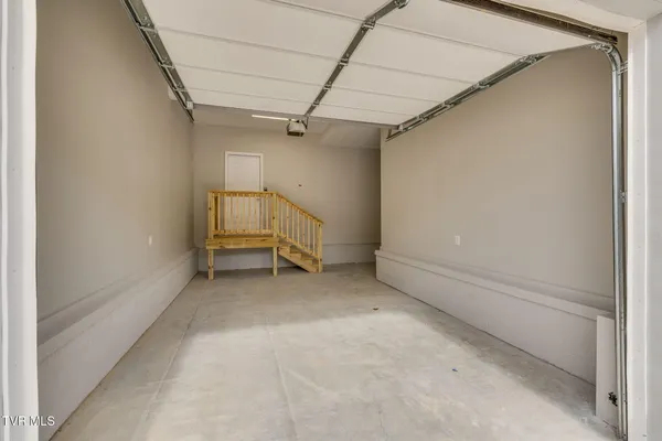 $299,900 | 215 Brighton Place, Bristol, TN 37620