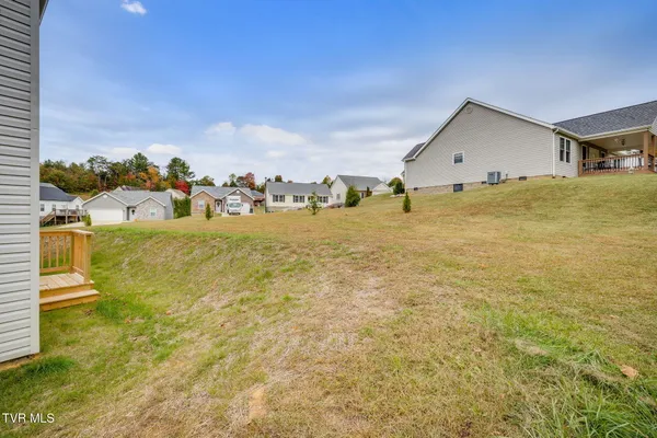 $299,900 | 215 Brighton Place, Bristol, TN 37620