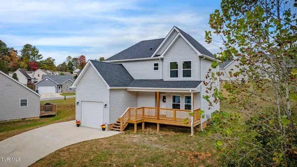 $299,900 | 215 Brighton Place, Bristol, TN 37620